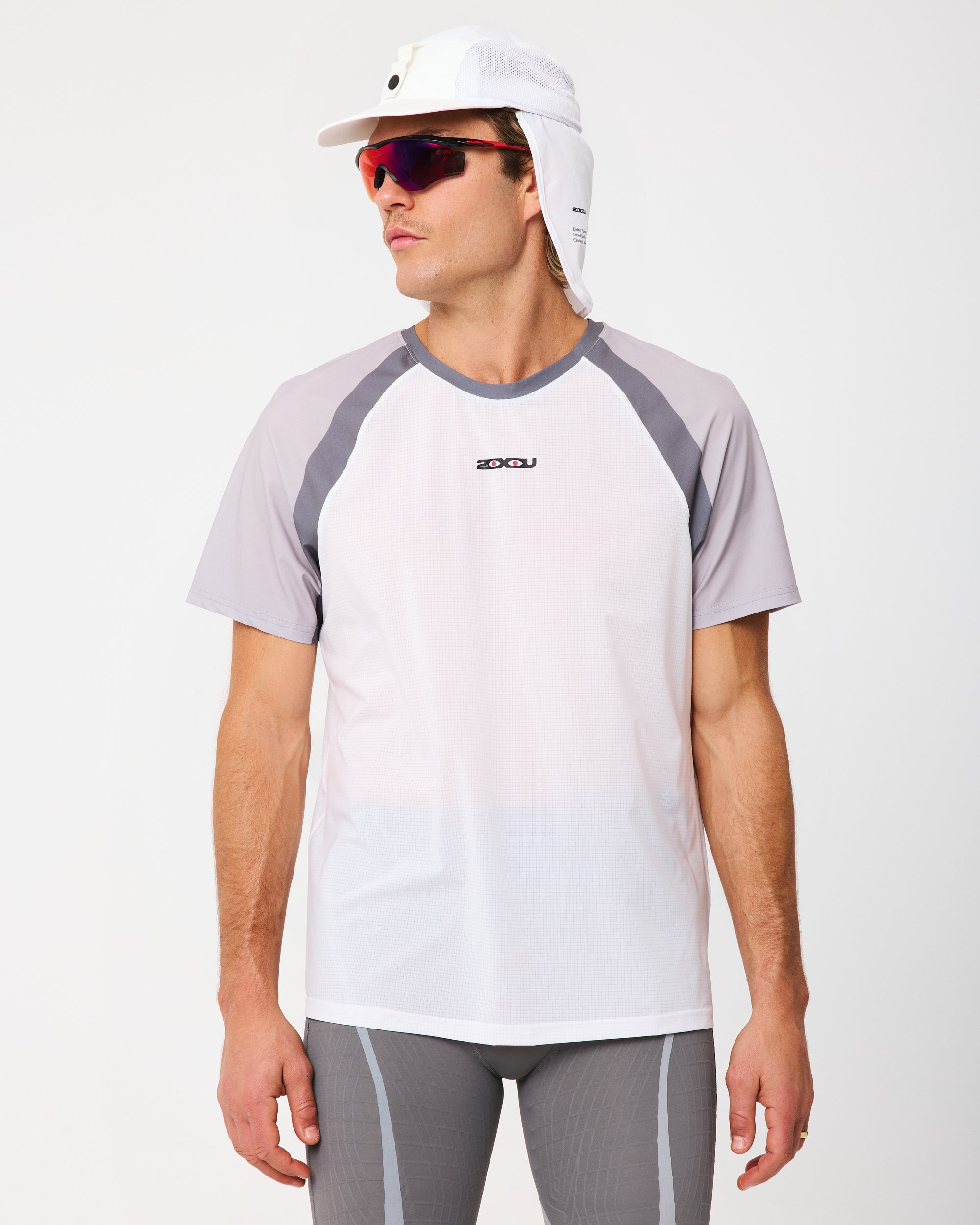 DV + 2XU Mens Ultralight Desert Tee