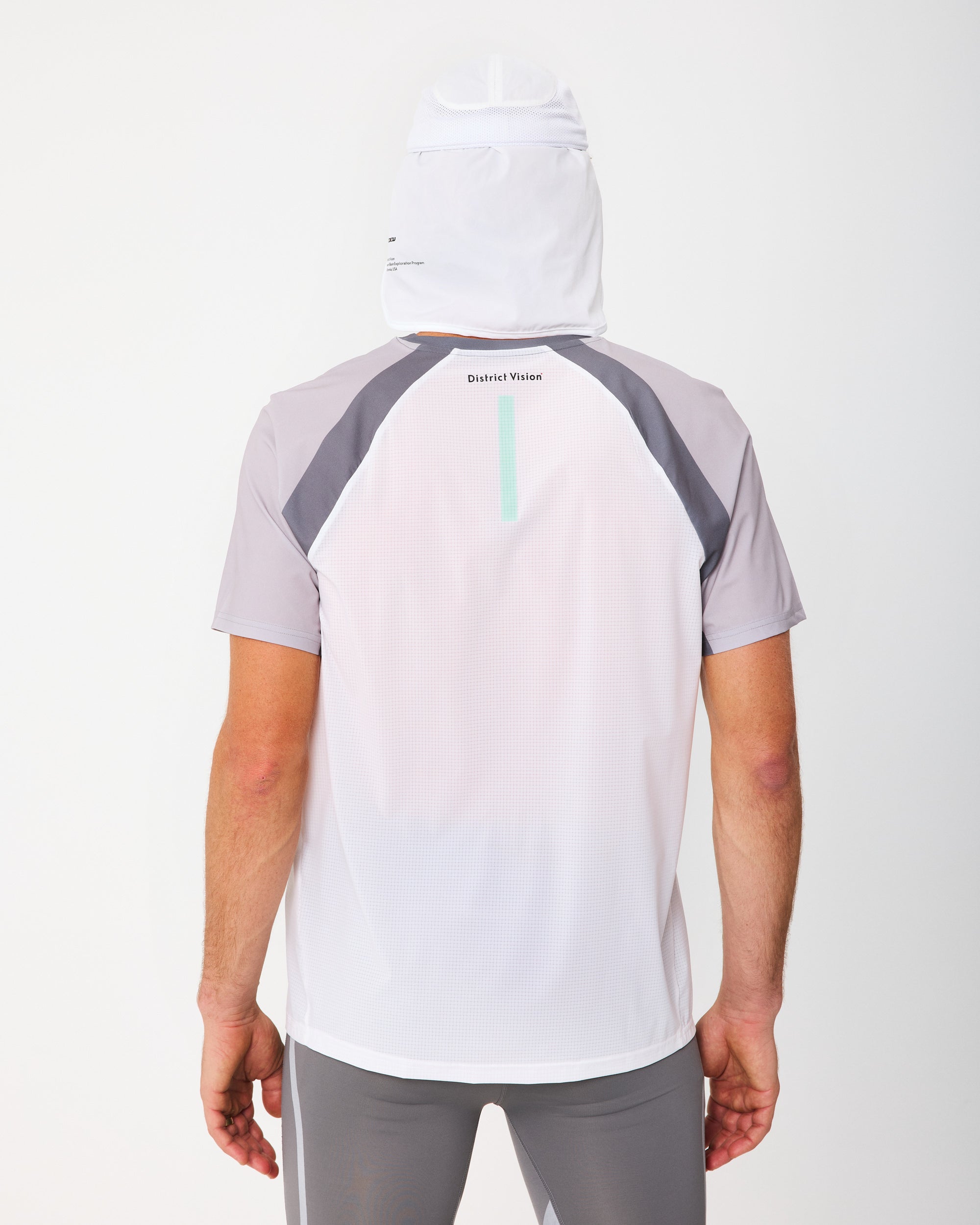 DV + 2XU Mens Ultralight Desert Tee
