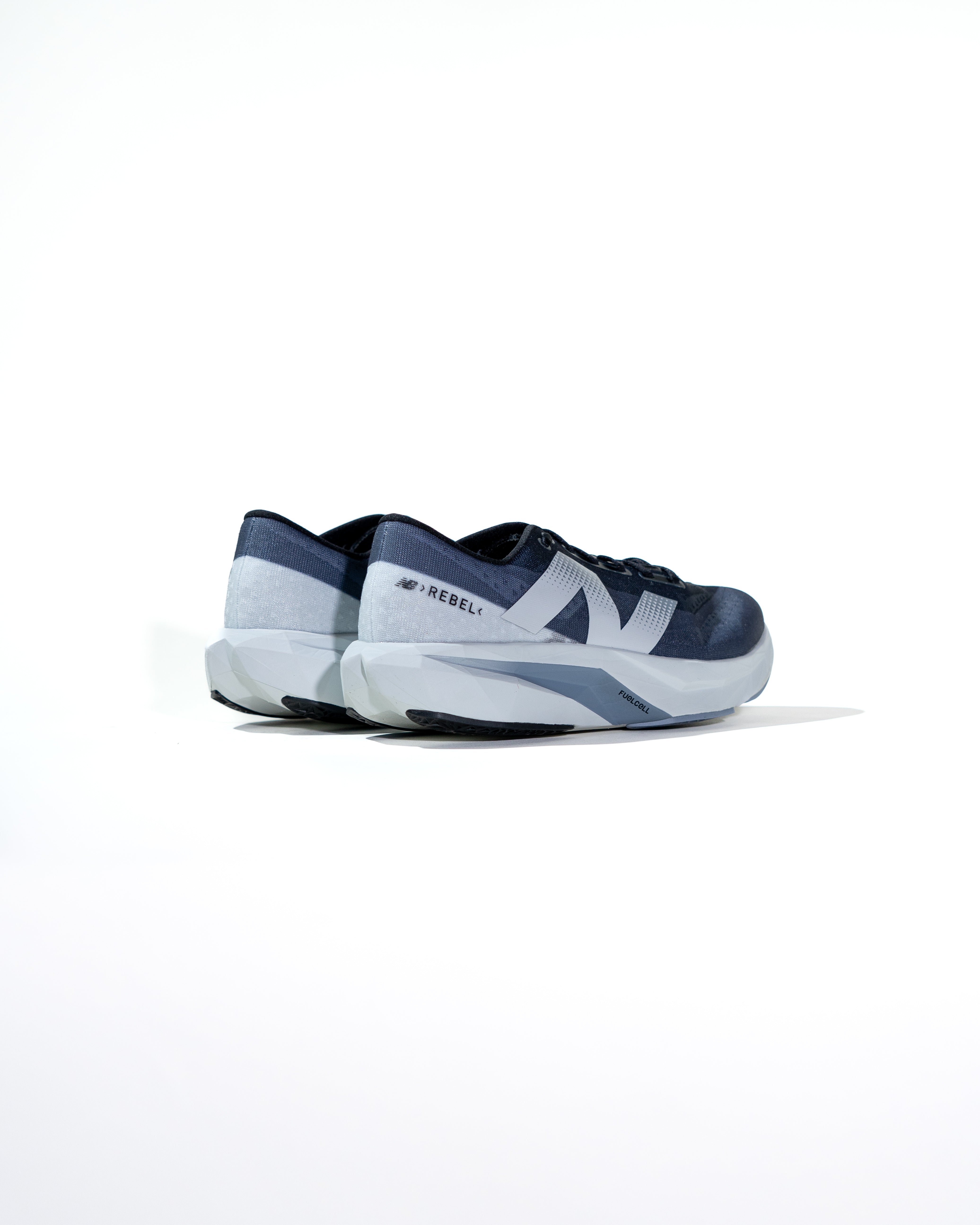 Mens FuelCell Rebel V4