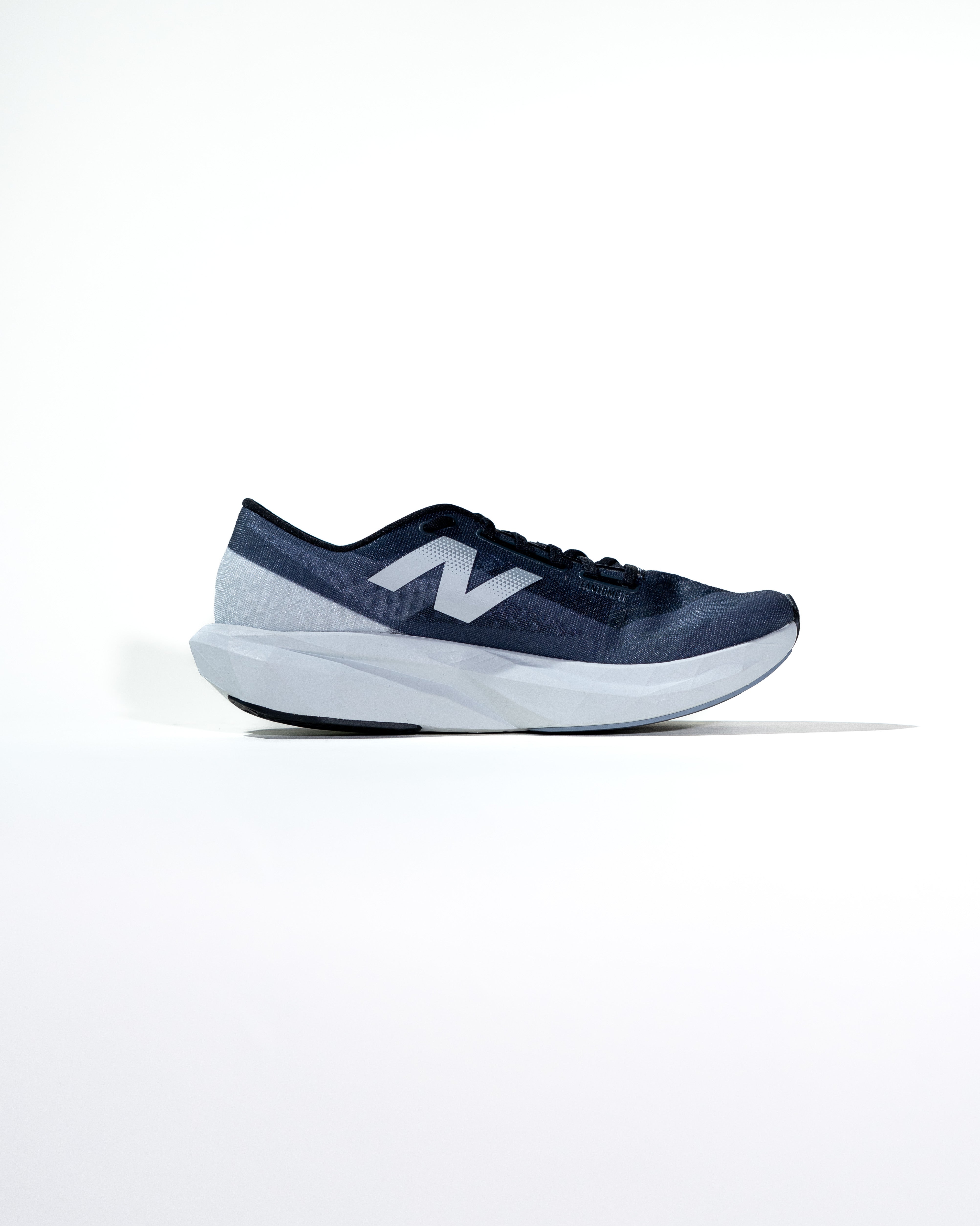 Mens FuelCell Rebel V4