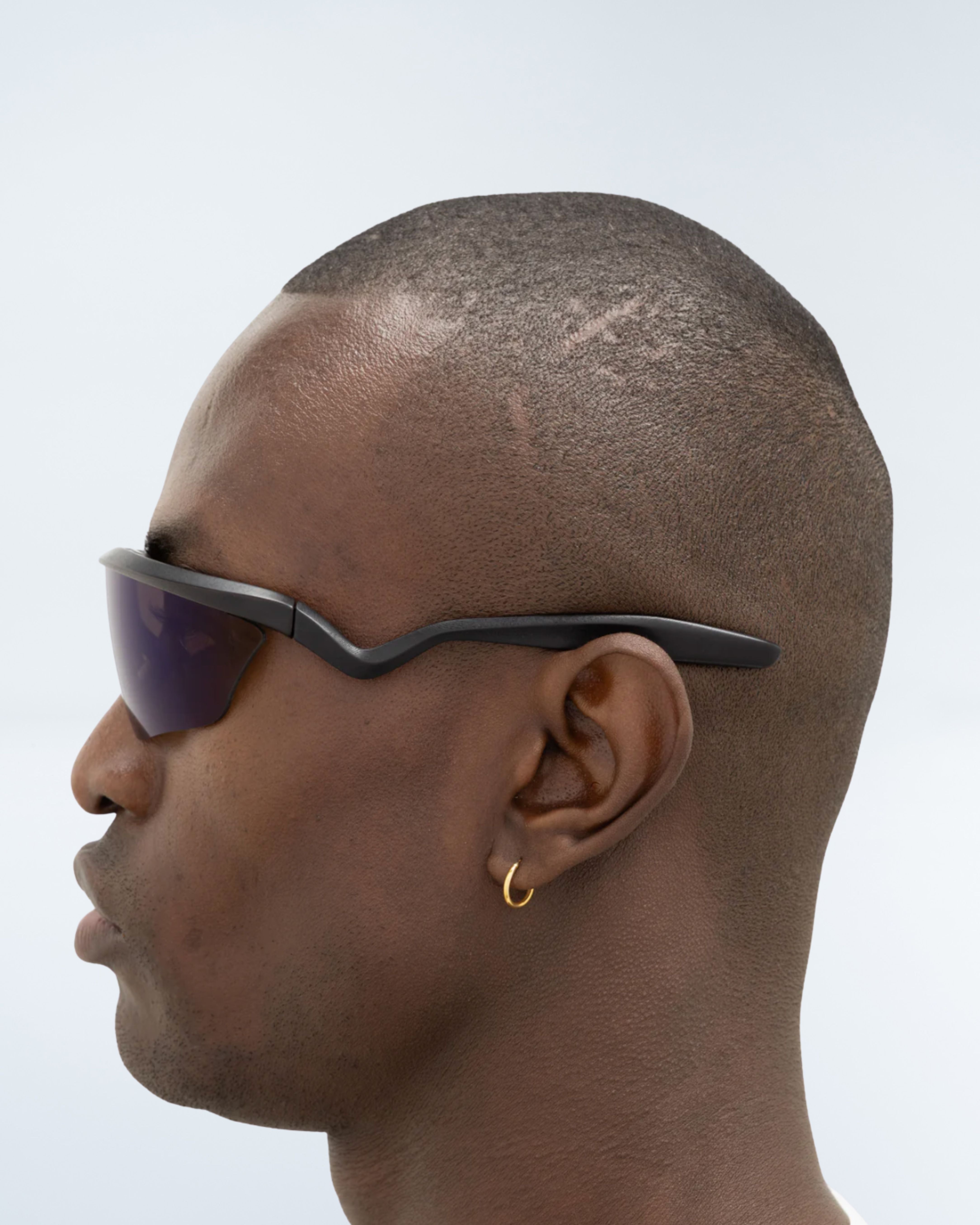 UNCUT BLACK NIGHT/GUN BLUE