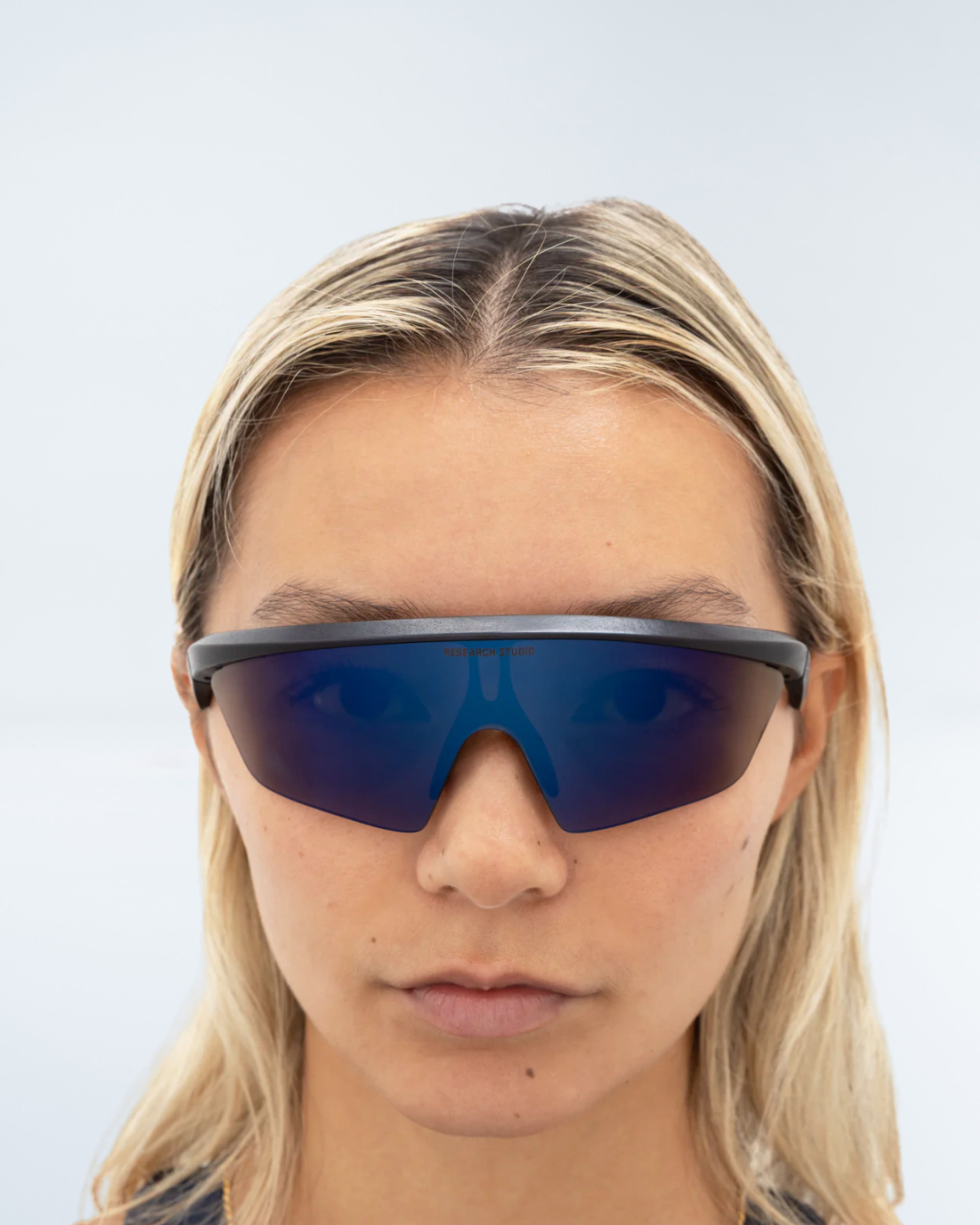 UNCUT BLACK NIGHT/GUN BLUE